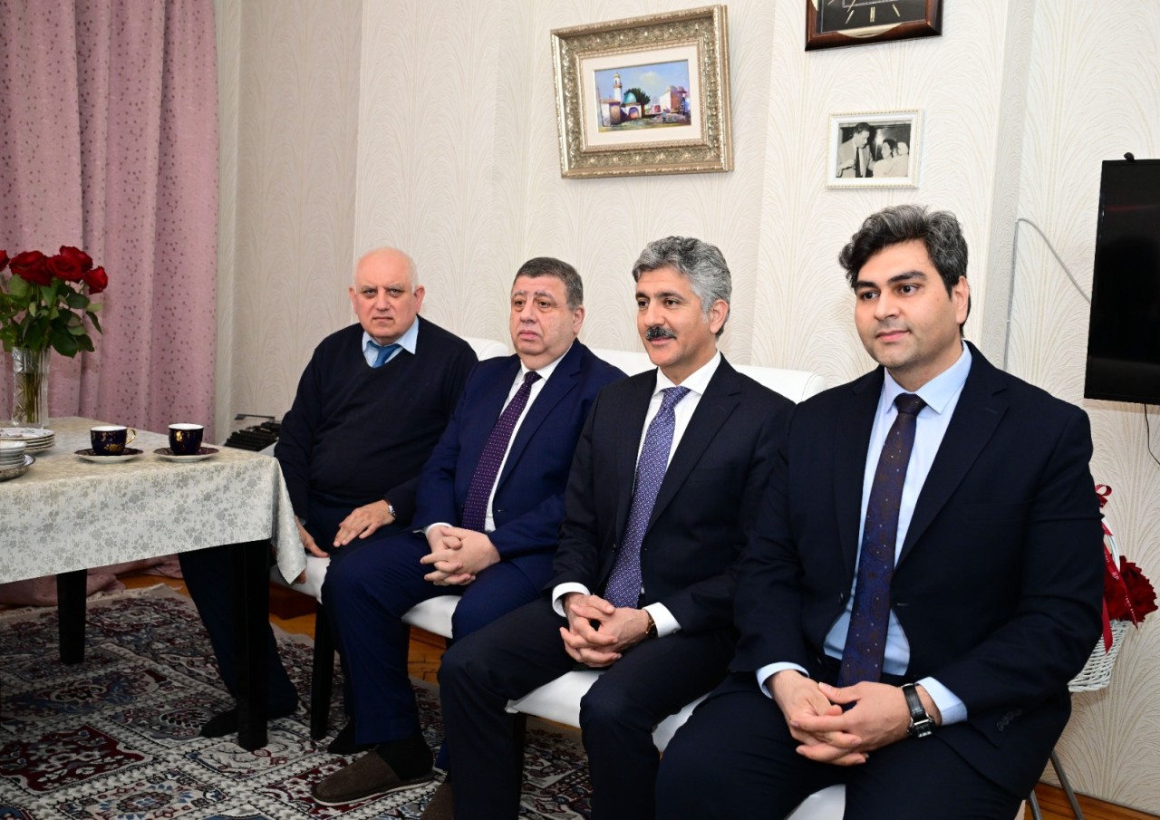 Adil Kərimli Nəriman Həsənzadəni evində ziyarət edib - FOTOLAR